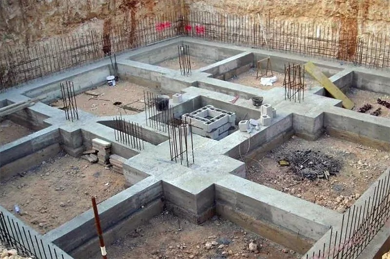 Dịch vụ chống mối trước khi đổ bê tông bảo vệ nền móng công trình