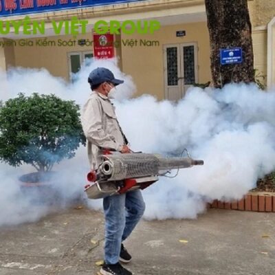 Phun thuốc diệt muỗi cho trường học