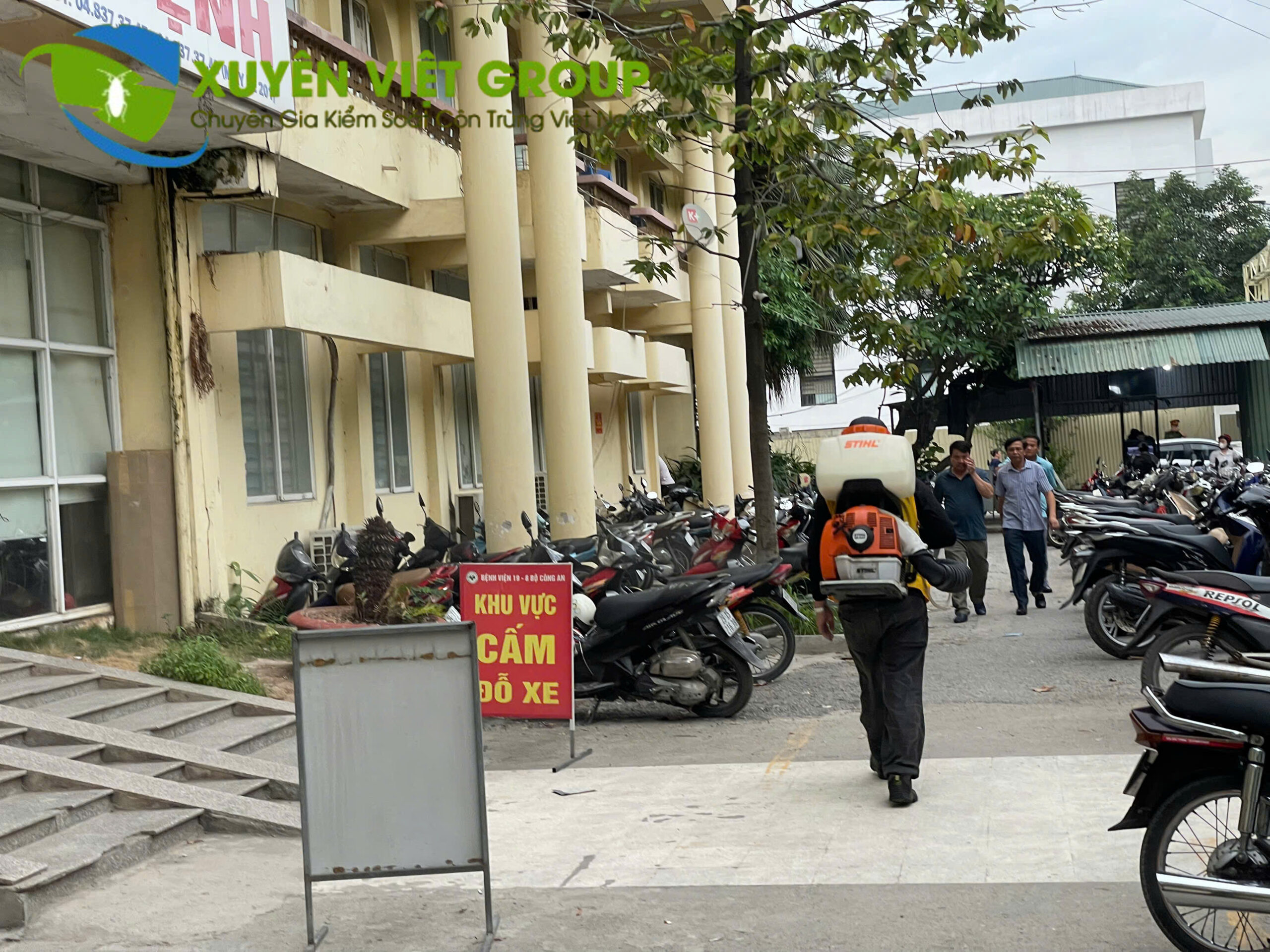 Kỹ thuật viên Xuyên Việt Group xử lý côn trùng an toàn tại Vĩnh Phúc