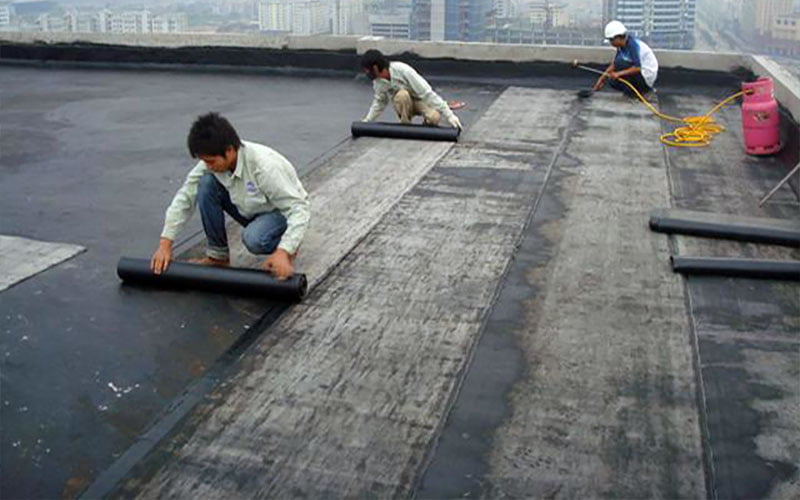 Đội thợ chống thấm chuyên nghiệp của Xuyên Việt Group