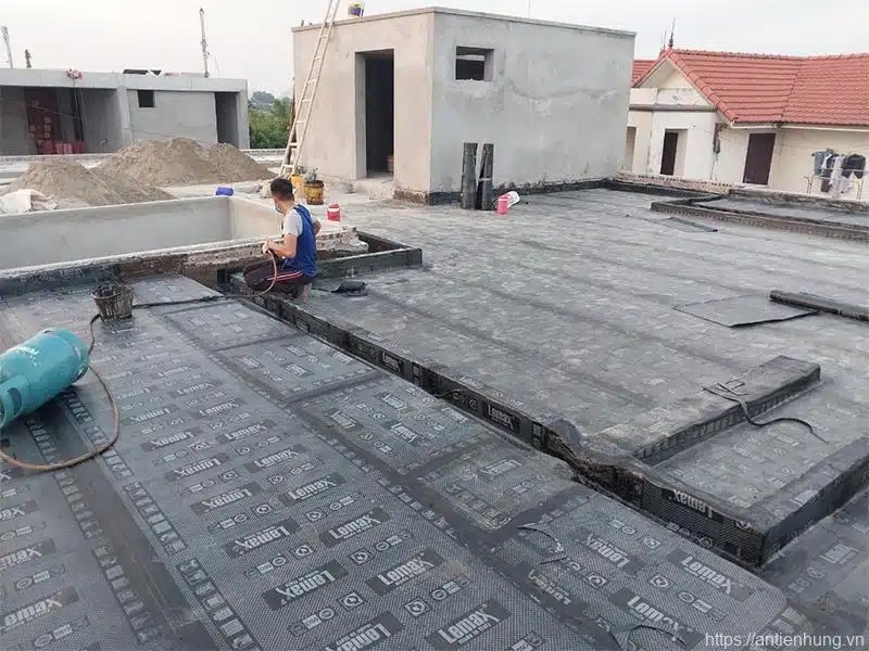 Màng khò nóng Lemax thi công chống thấm sân thượng tại Thanh Trì