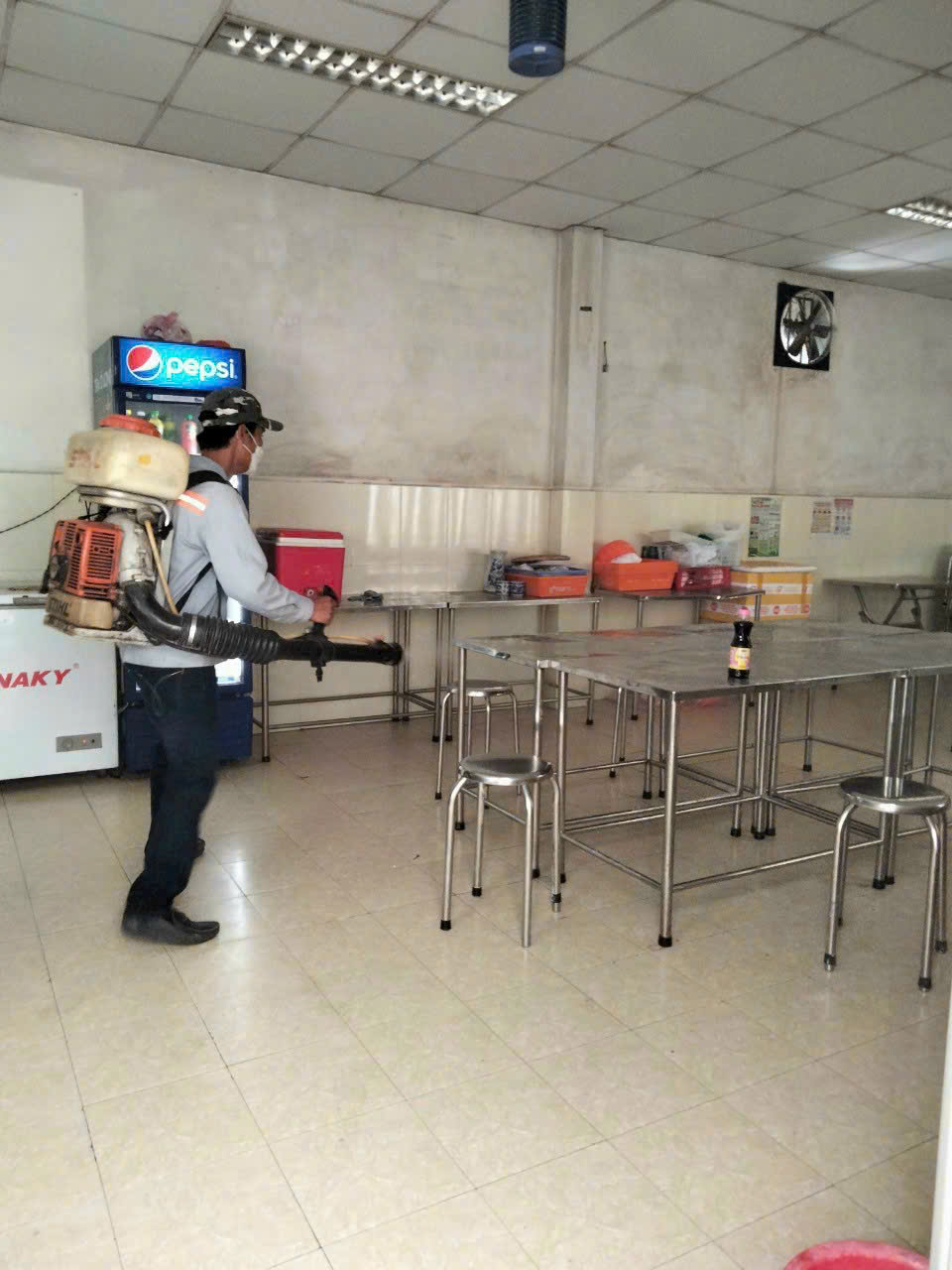 Phun muỗi và côn trùng bay cho quán ăn tại Hoàn Kiếm