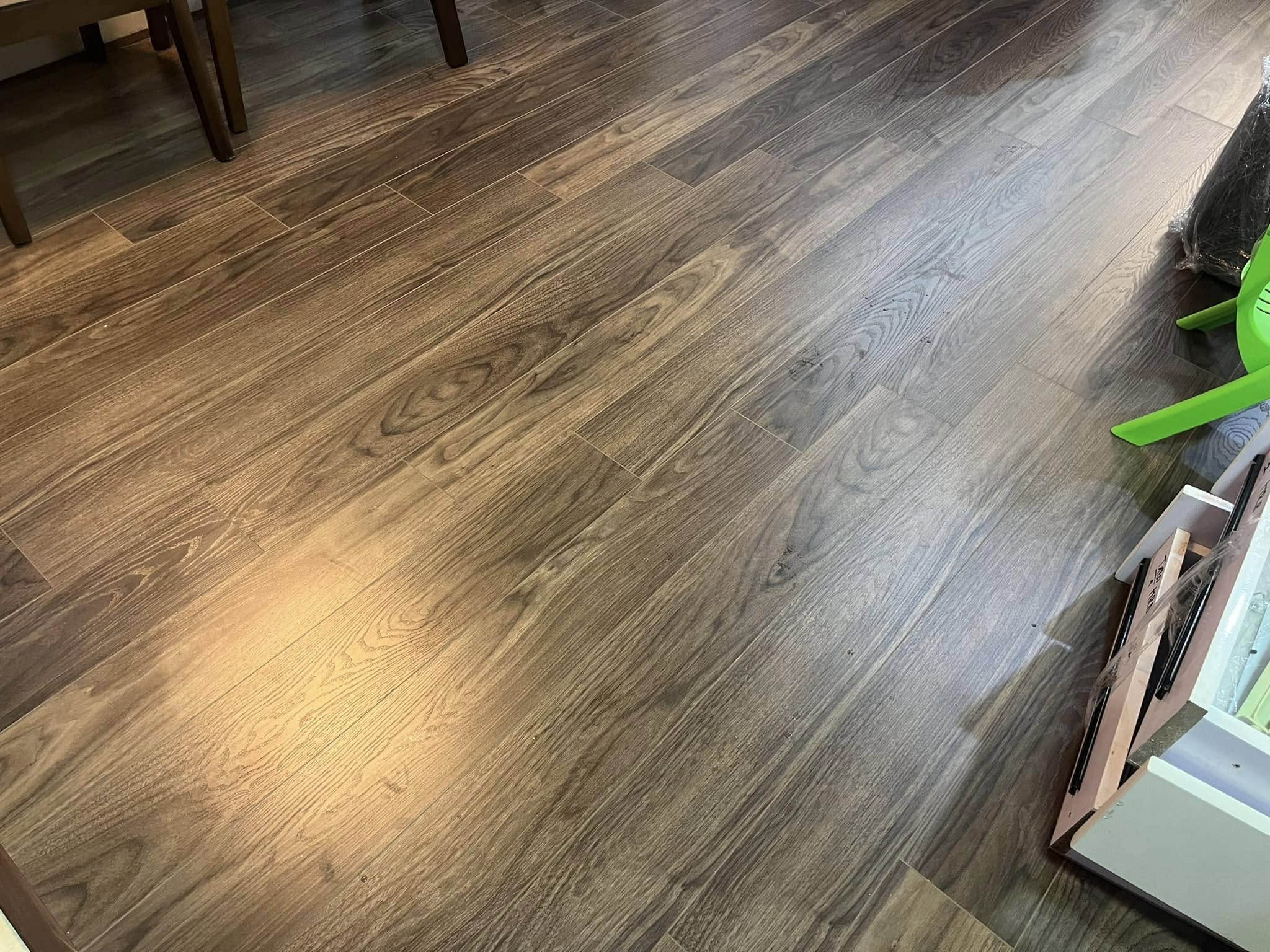 Dịch vụ thi công sàn nhựa giả gỗ tại Hà Nội chất lượng cao