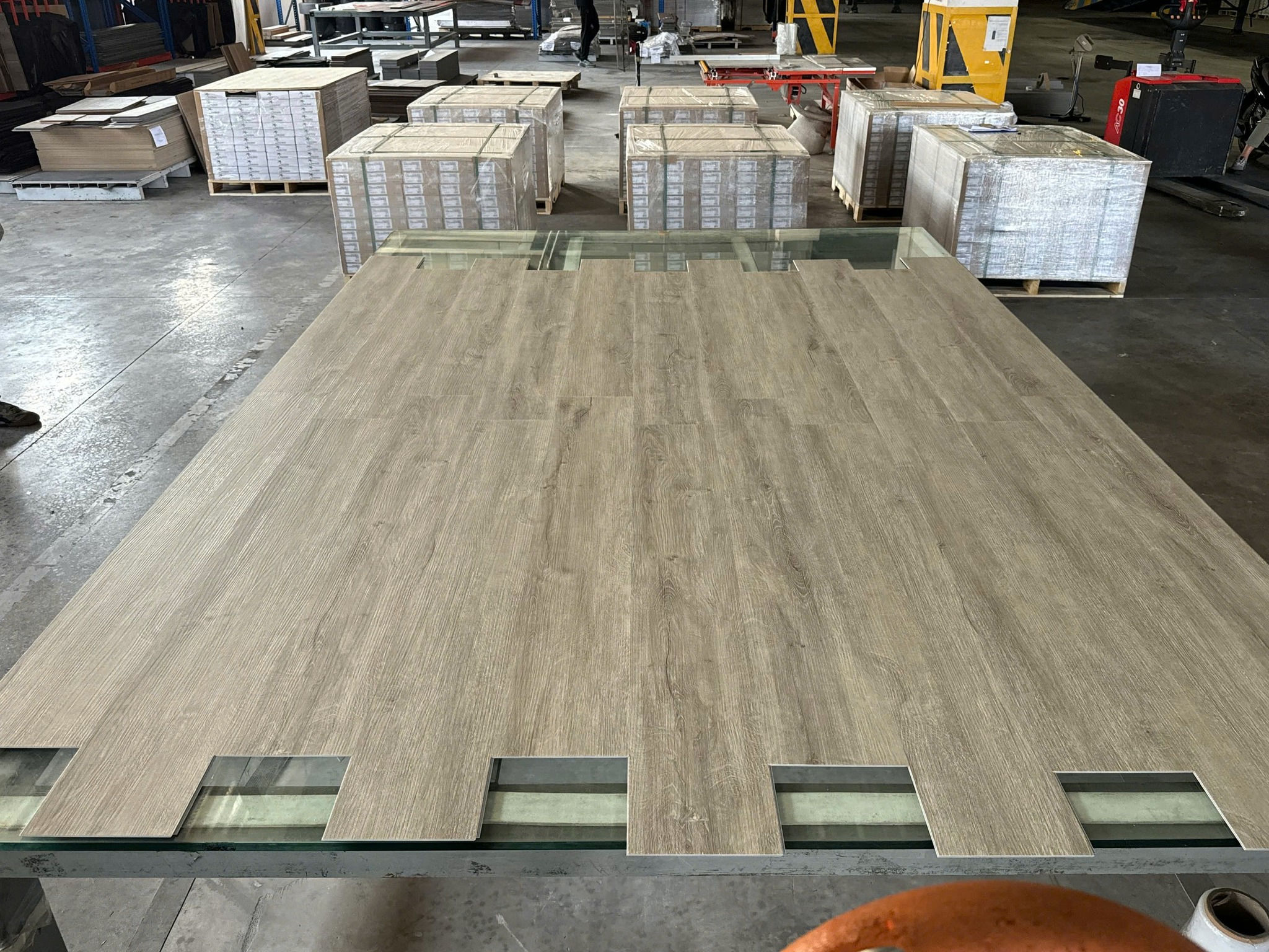 Sàn nhựa giả gỗ hèm khóa SPC cao cấp tại Hai Bà Trưng