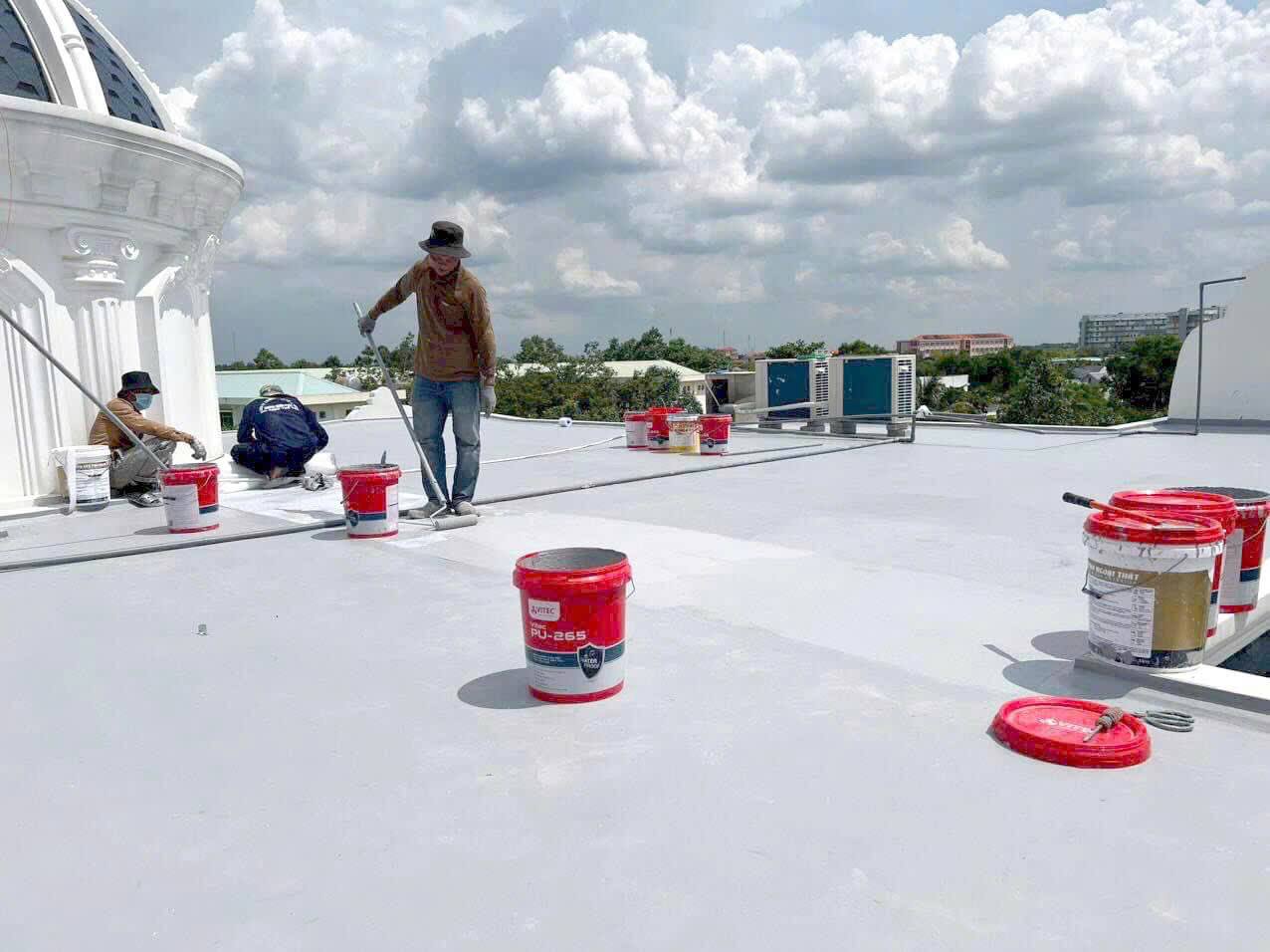 Xử lý thấm dột sân thượng tại Hoàn Kiếm triệt để