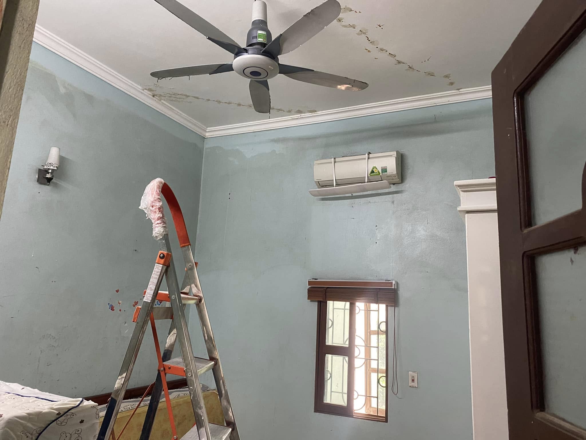 Đơn vị tẩy mốc tường và trần uy tín tại Cầu Giấy - Xuyên Việt Group