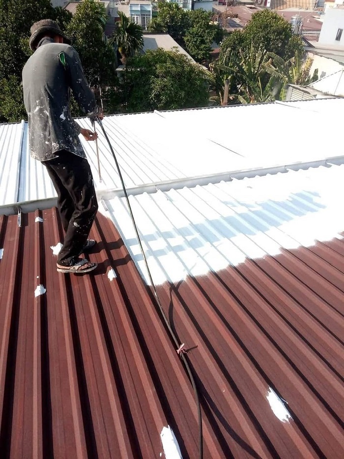 Phun foam cách nhiệt mái tôn Hai Bà Trưng độ bền cao