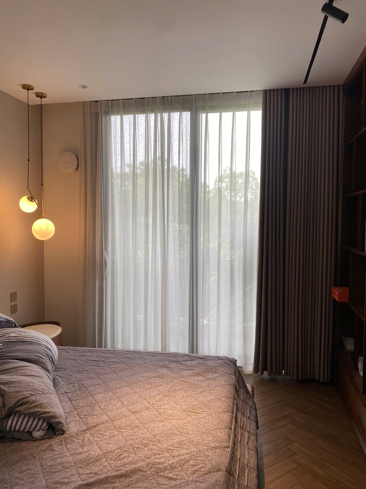 Rèm vải 2 lớp trang trí nội thất cho nhà phố hiện đại