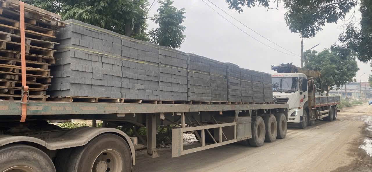 Vận chuyển gạch block, gạch bê tông số lượng lớn tận nơi uy tín