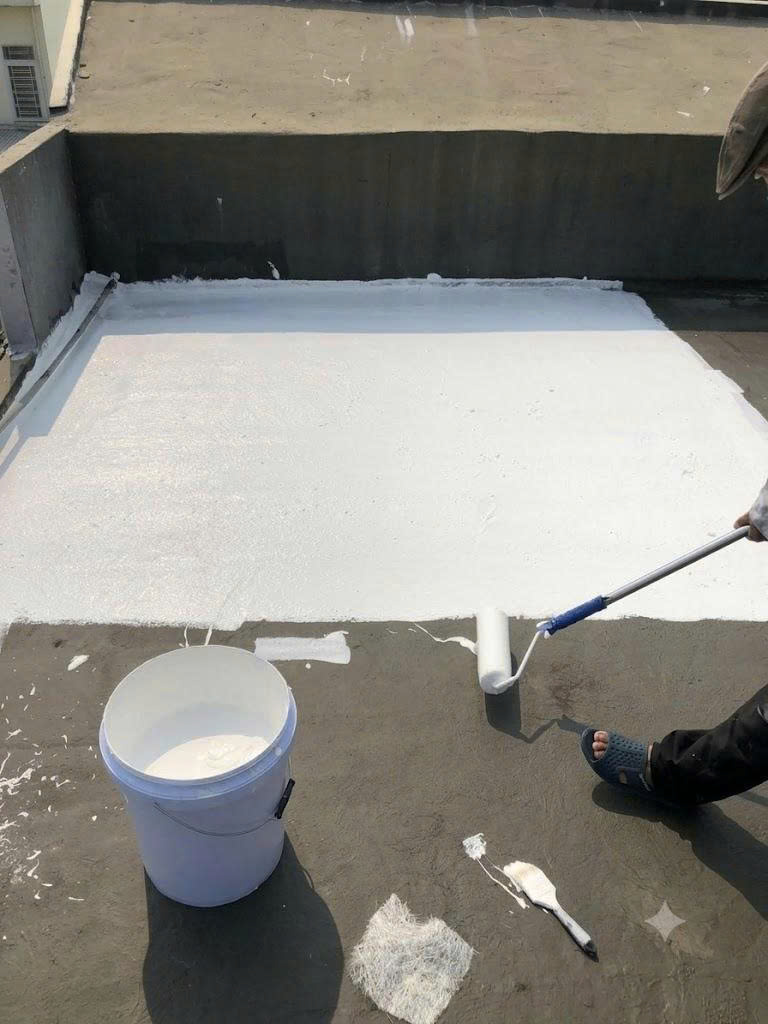 Sơn phủ chống thấm gốc Acrylic dạng lỏng Maxbond cho sàn mái tại Đồng Nai