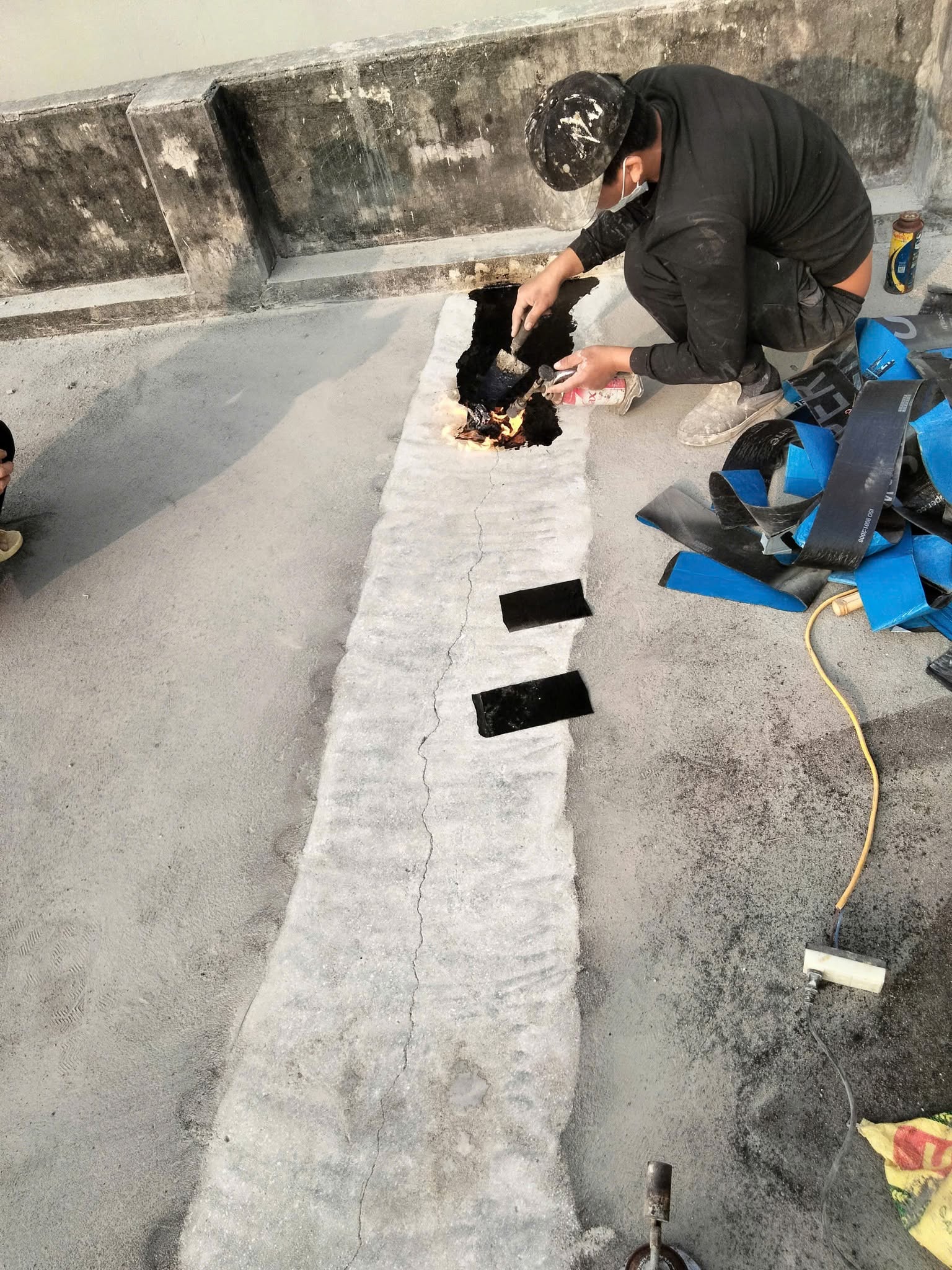 Chống thấm sàn mái bê tông tại Bắc Tân Uyên bị nứt